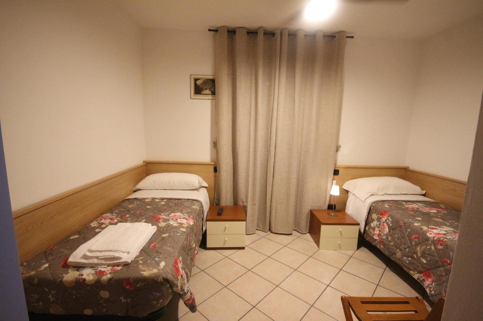 B&B Casa Wanda Since 1999 Riva del Garda Habitación foto