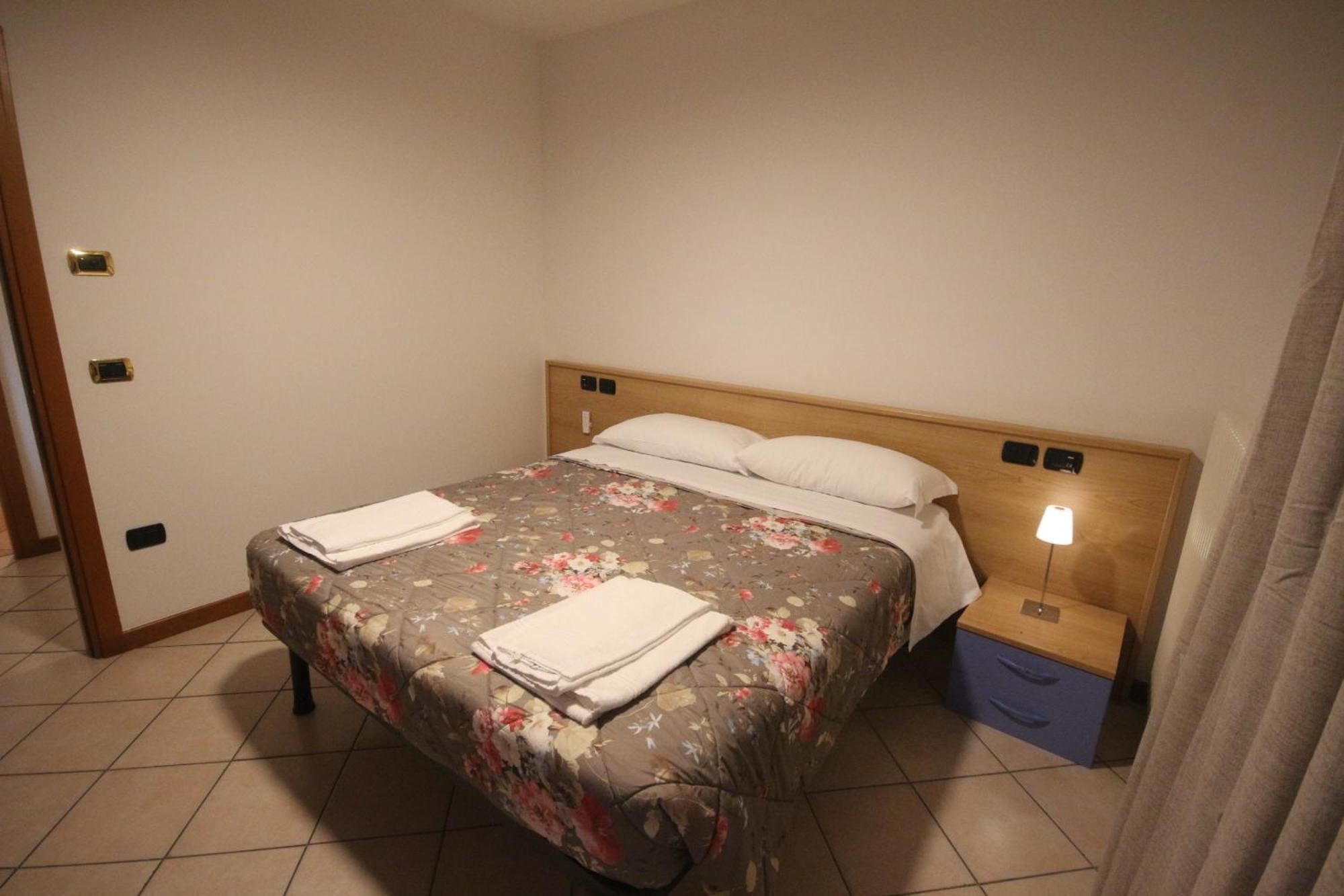 B&B Casa Wanda Since 1999 Riva del Garda Habitación foto